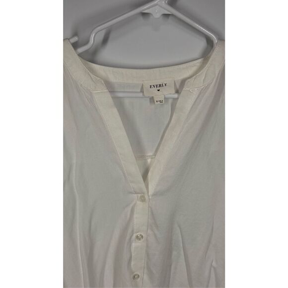 Everly white crisscross roll up sleeve blouse, size medium  - Picture 7 of 8